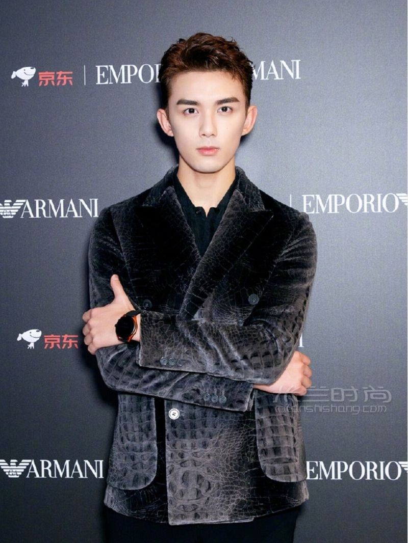 吳磊男裝綿羊皮皮衣男外套西裝穿搭 喬治阿瑪尼怎么樣_3