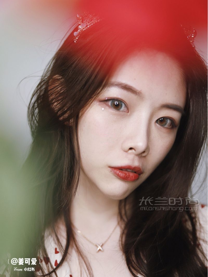 迪士尼在逃公主blingbling水晶妝 施華洛世奇怎么樣_1