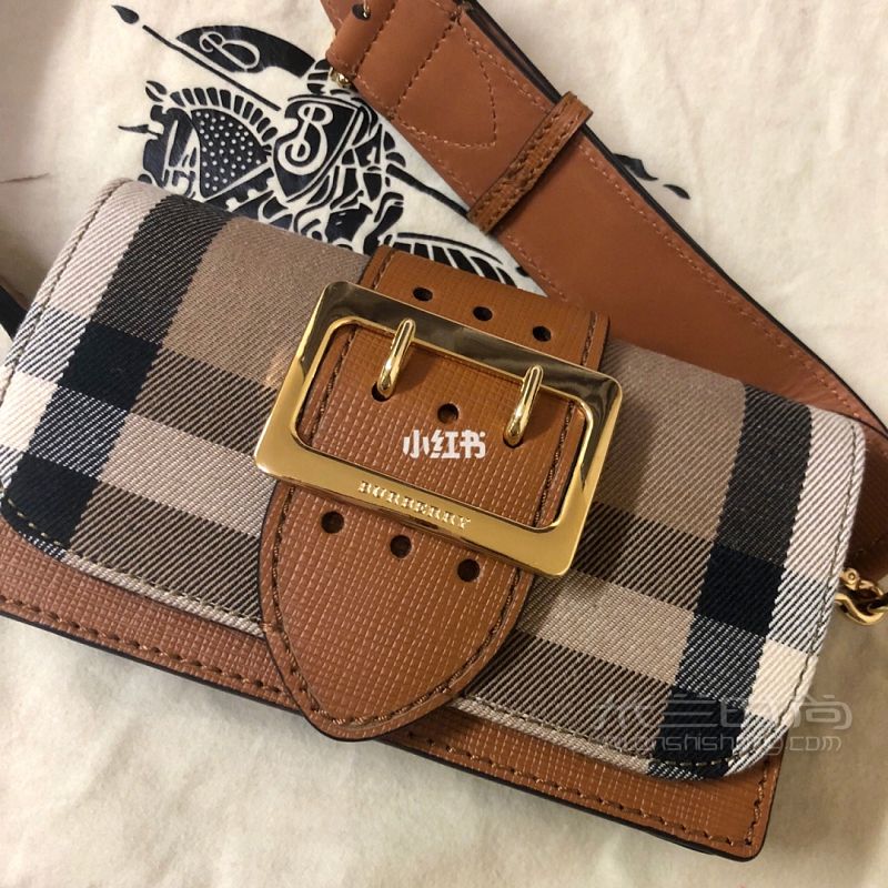 Burberry The Buckle 巴寶莉_1
