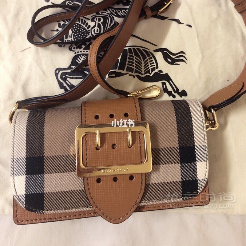 Burberry The Buckle 巴寶莉_4