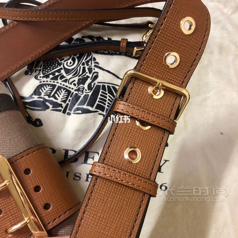 Burberry The Buckle 巴寶莉_3