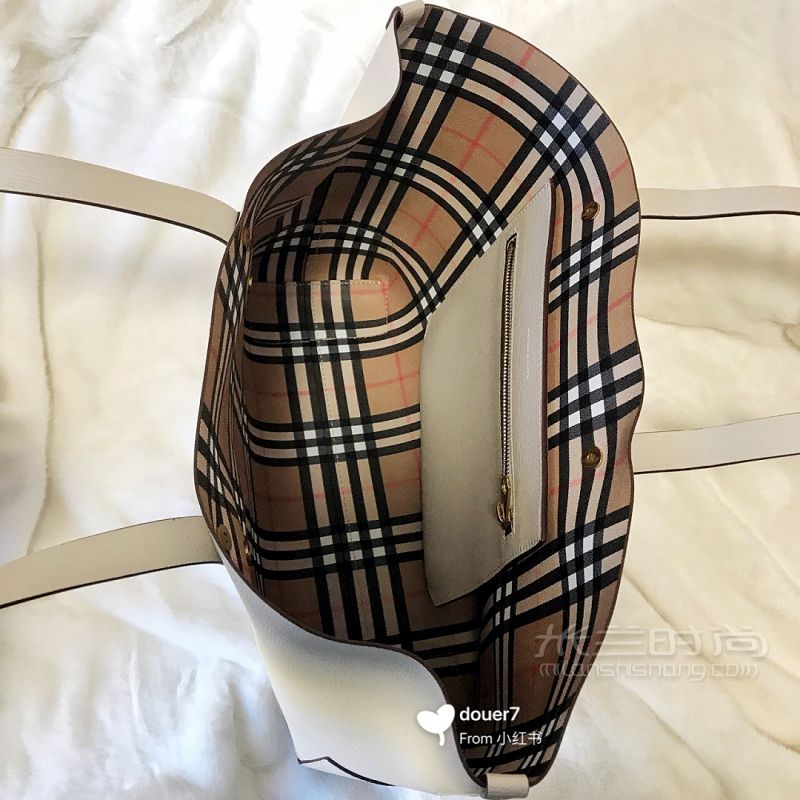 Burberry Small Embossed Crest Leather Tote-博柏利怎么樣_4