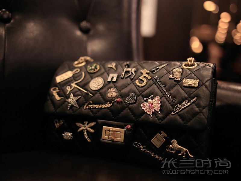 Chanel 香奈兒2.55限量款徽章包_2