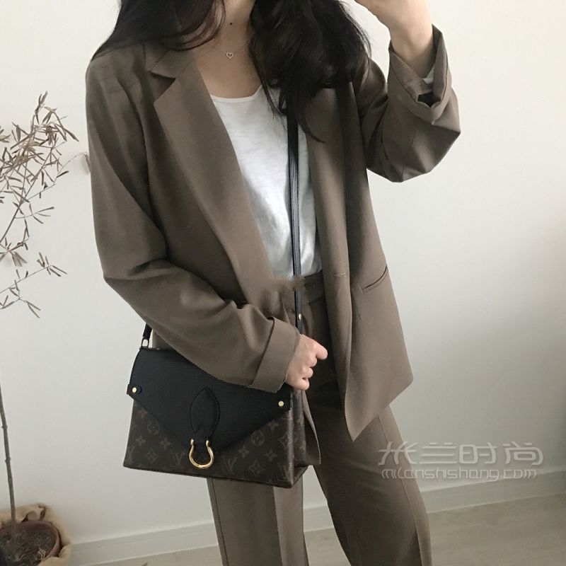 LV新款Saint Michel郵差包M44030_6