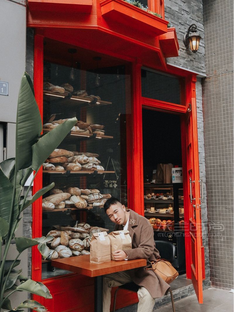 成都探店 藏在街角的阿瑪尼紅歐包店_9