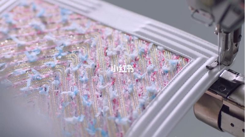 香奈兒CHANEL包包是怎樣生產(chǎn)的？_1