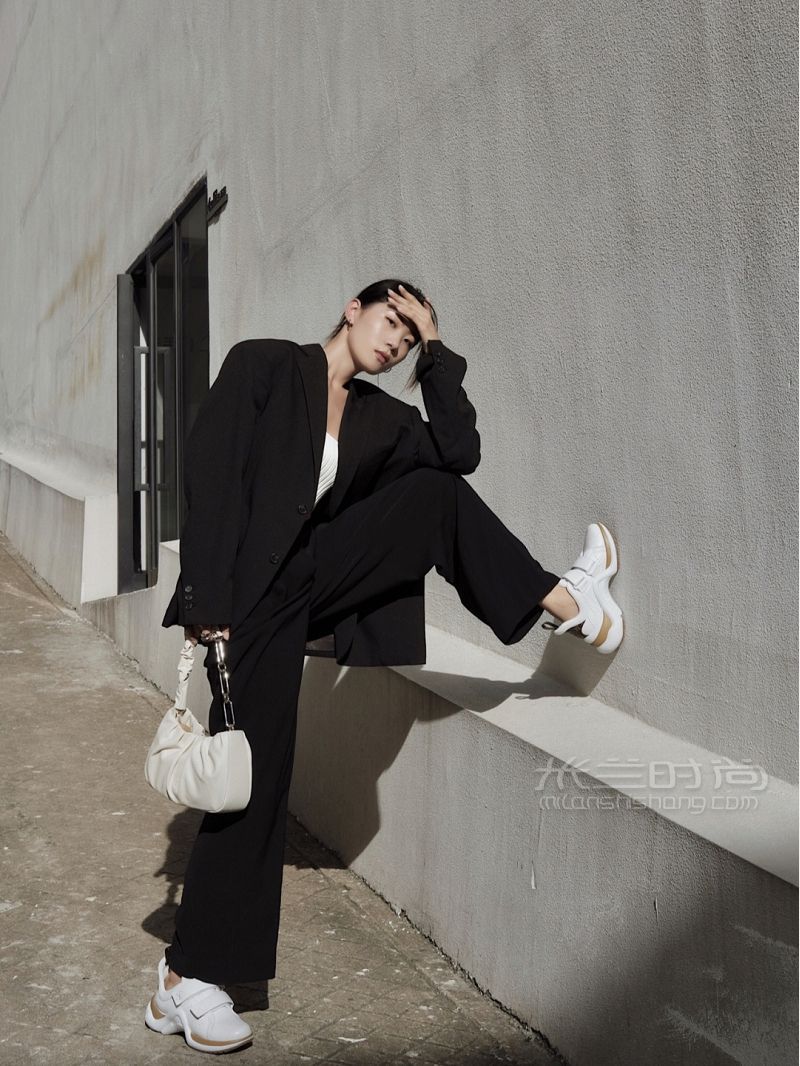 新款LV老爹鞋 可甜可鹽穿搭Look2_4