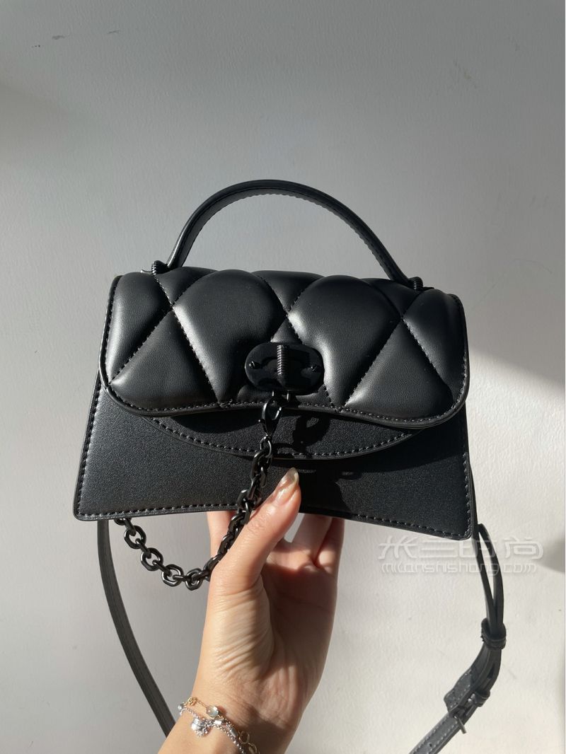 小Ck的新款包包 我是在實體店買到假了嘛？_1