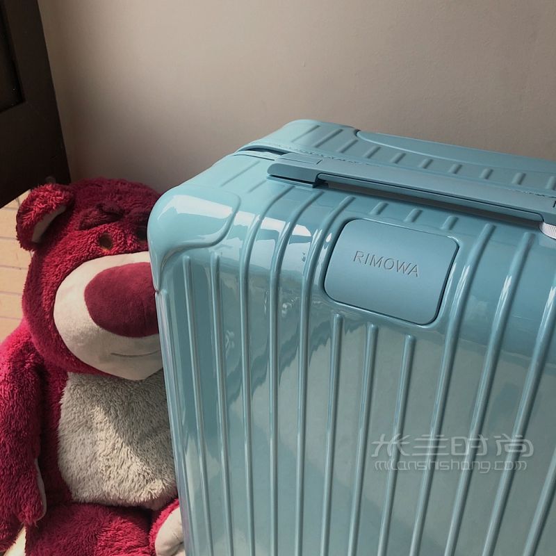 在成都太古里訂到RIMOWA日默瓦冰川藍(lán)行李箱旅行箱_1