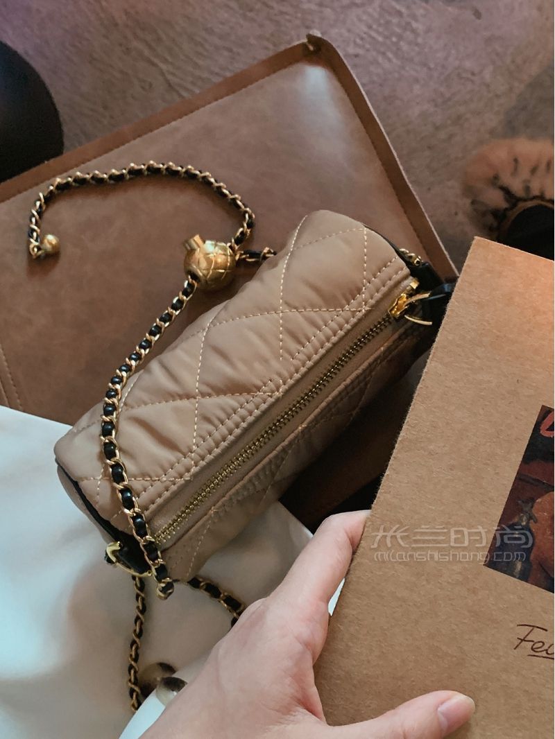 不到200rmb拿下 原創(chuàng)設(shè)計秋冬圓筒包 迷你控_1