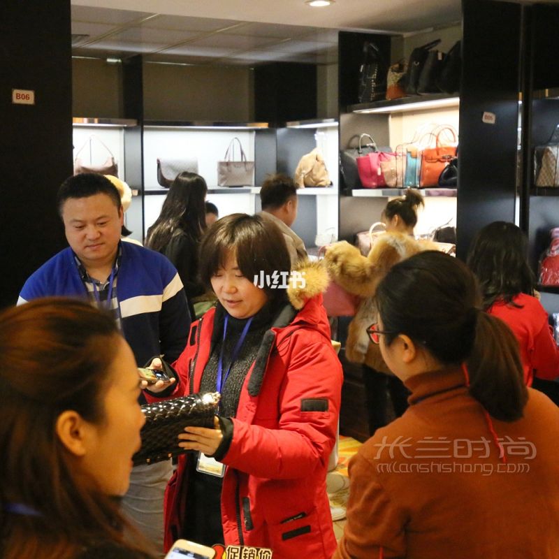 二手奢侈品交易市場(chǎng)開業(yè)1千 買古馳2千_8