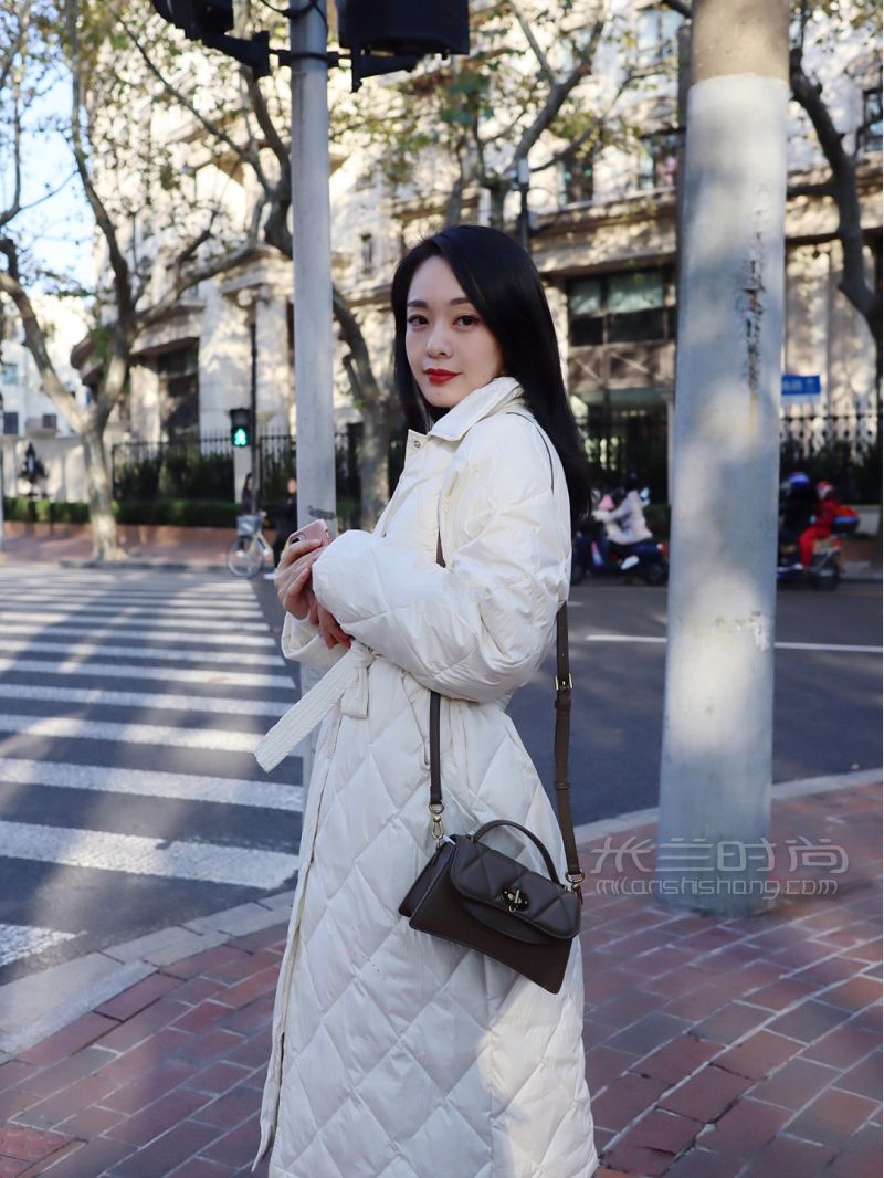 冬日陽光下的綿綿白羽絨服 今日穿搭_4