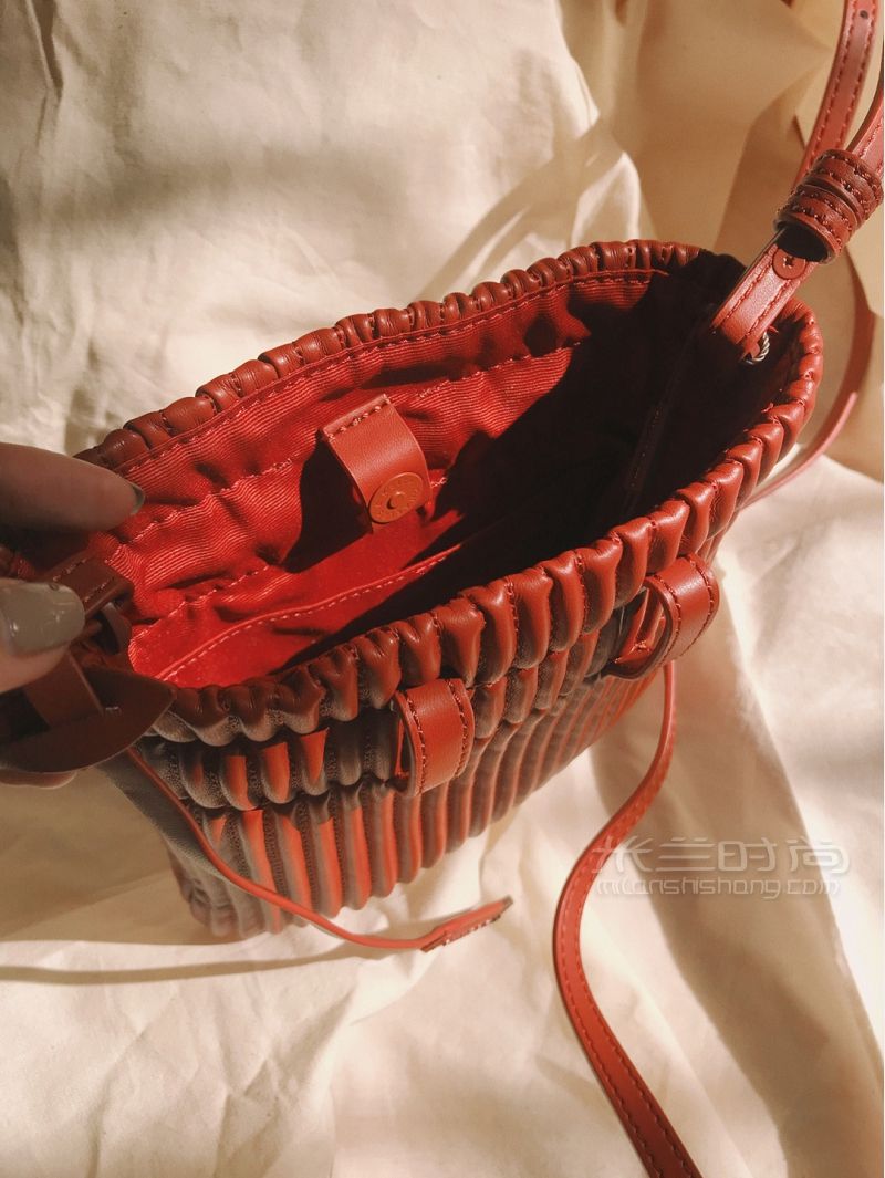 小ck臟橘褶皺包平價好看為什么不買 搭配腰帶_6