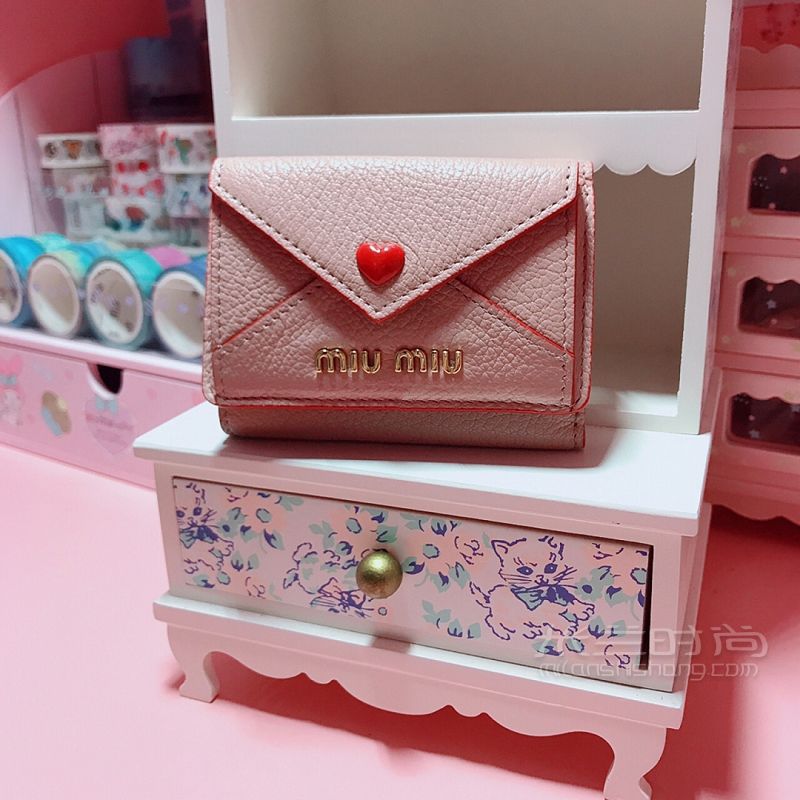 Miu Miu限定愛心信封錢包卡包_7