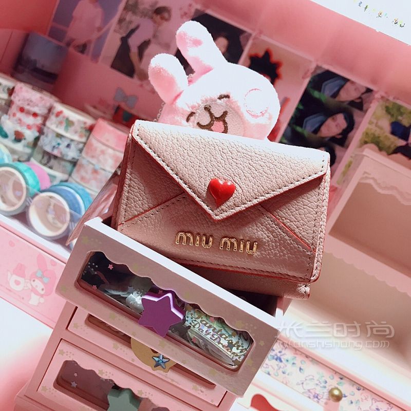 Miu Miu限定愛心信封錢包卡包_2