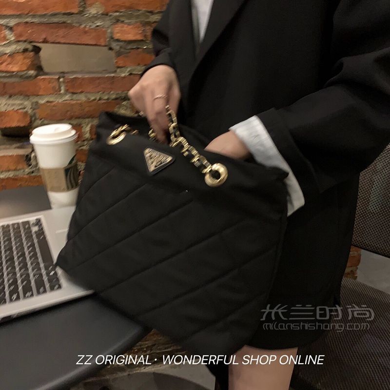 PRADA普拉達 降落傘包女包單肩手提包_3