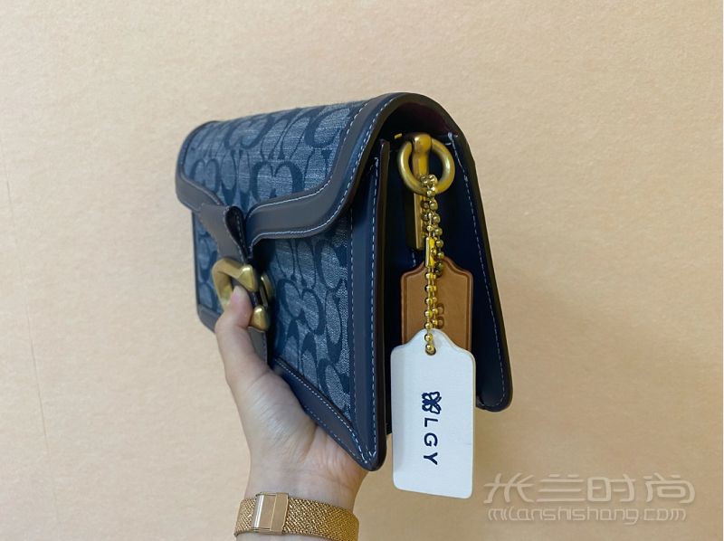 分享喜歡的包COACH香布雷 容量26cm×7.5cm×15cm-蔻馳怎么樣_4