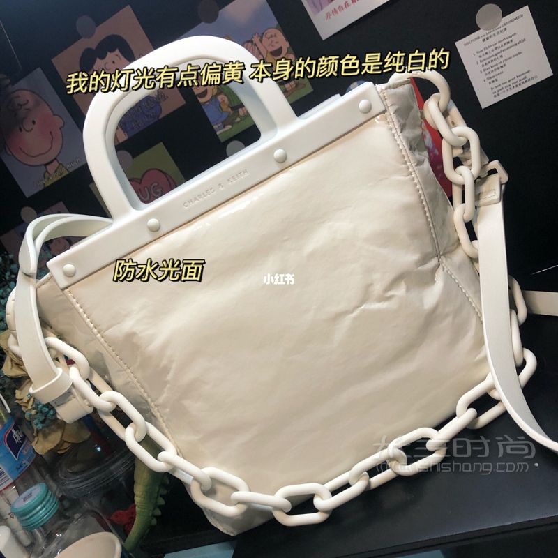 女大學(xué)生第一款小ck 線(xiàn)下最新款 限量發(fā)售_4