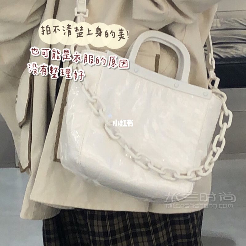 女大學(xué)生第一款小ck 線(xiàn)下最新款 限量發(fā)售_3