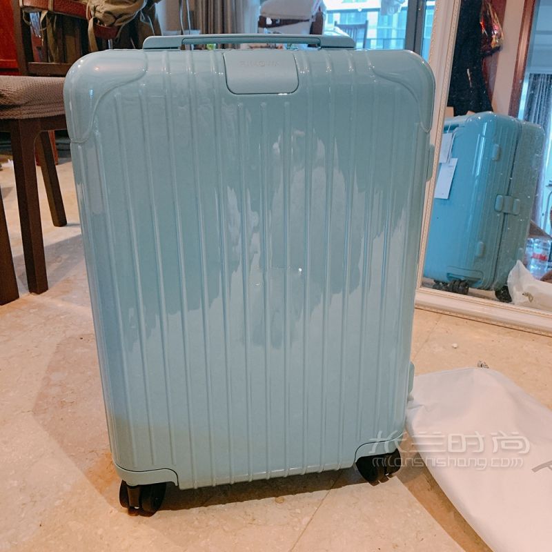 Baby藍(lán)rimowa！_2