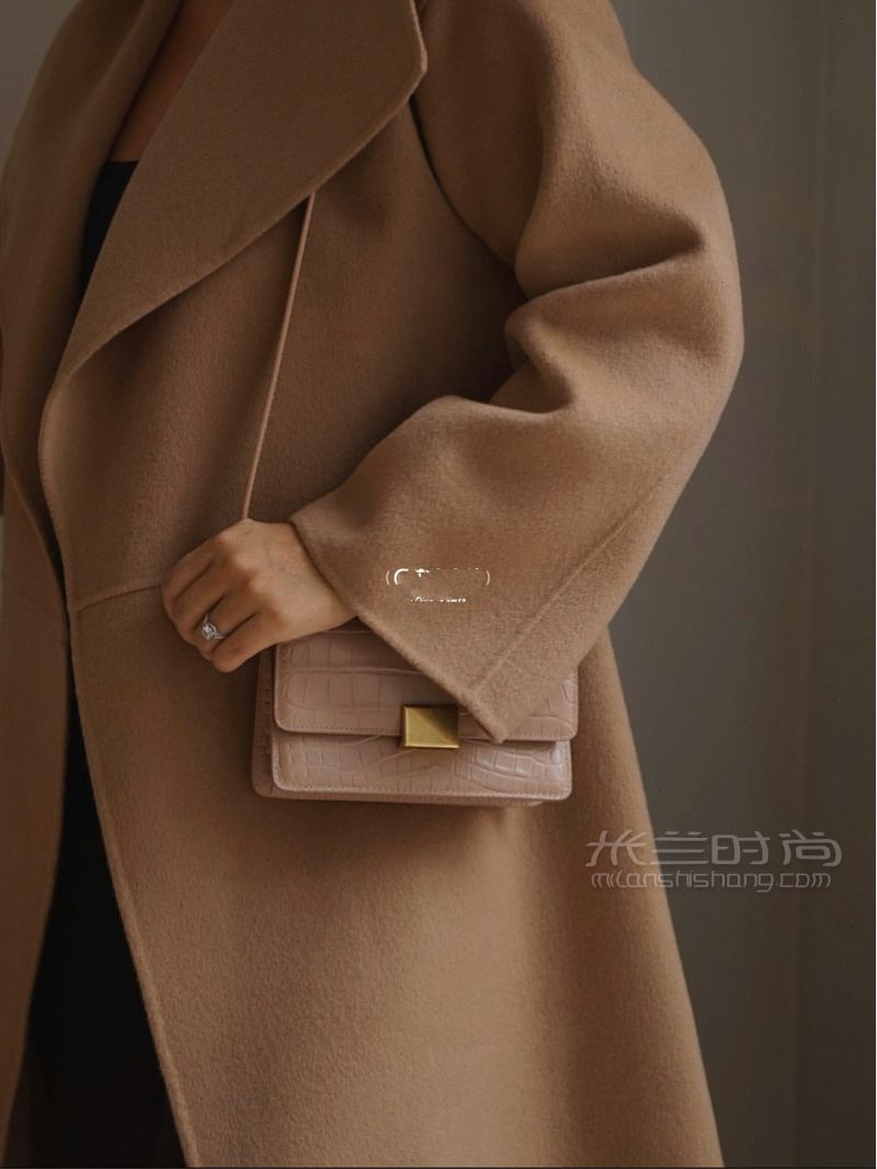 2020年小眾包千元Celine Box包_3