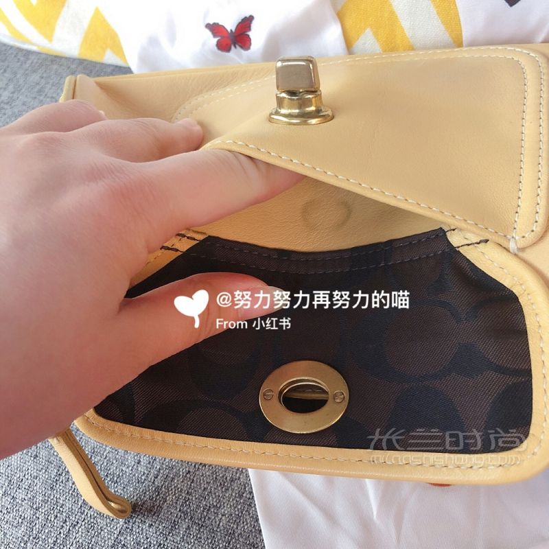 一只奶油黃- old coach小可愛枕頭腋下包_9