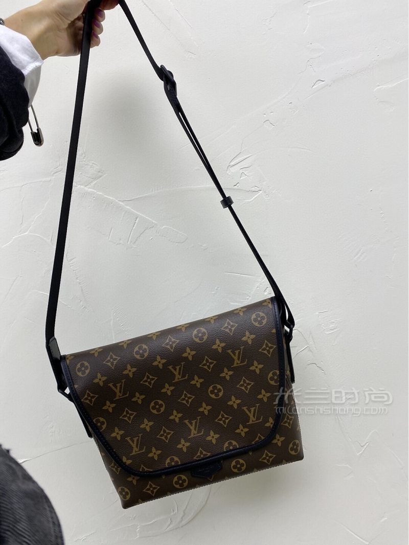LV新款中性風(fēng)郵差包-路易威登怎么樣-斜挎包_7