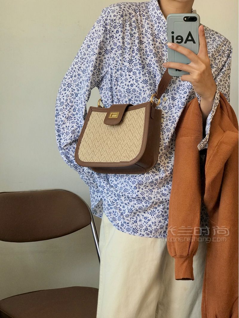 小眾包包關(guān)于復(fù)古的詮釋我最愛這只 百搭背帶_2
