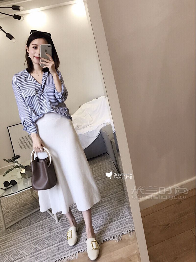 日常通勤上班怎么穿搭？條紋襯衫清爽風(fēng)_1