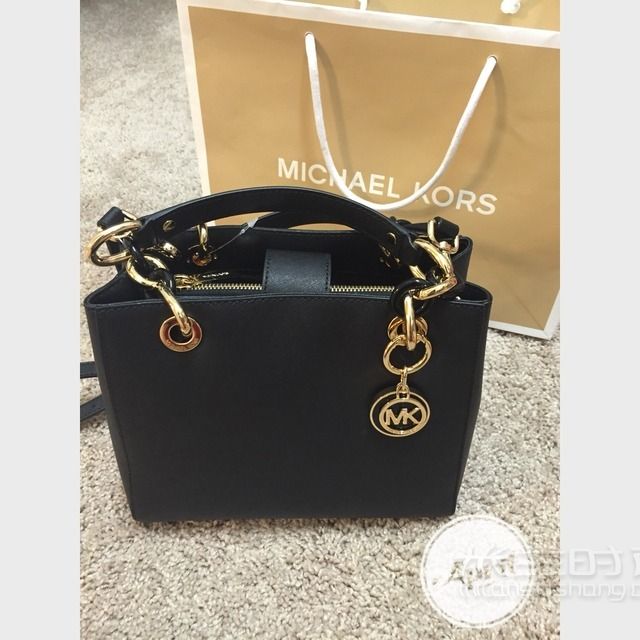 mk的小號(hào)包包_1