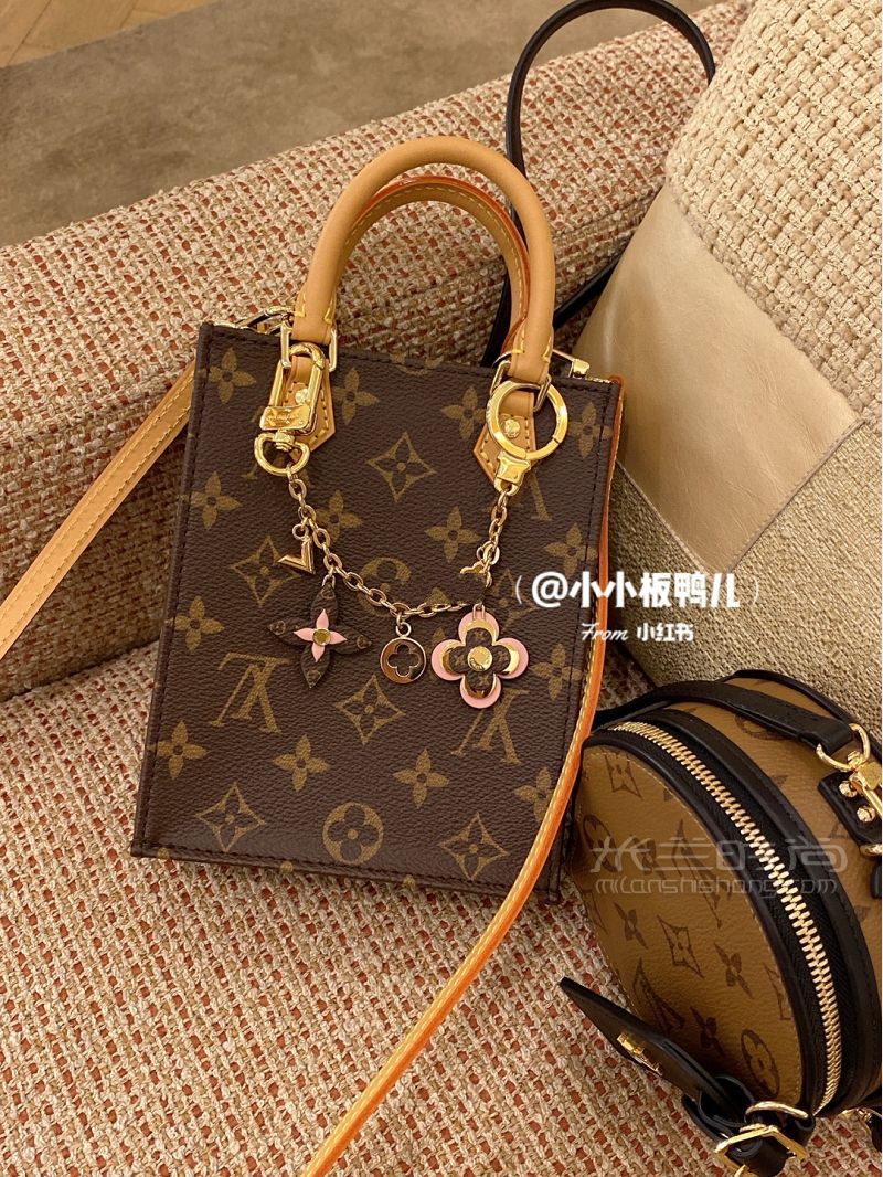 LV最新款Mini Tote幫我選個掛飾呀！路易威登怎么樣_4