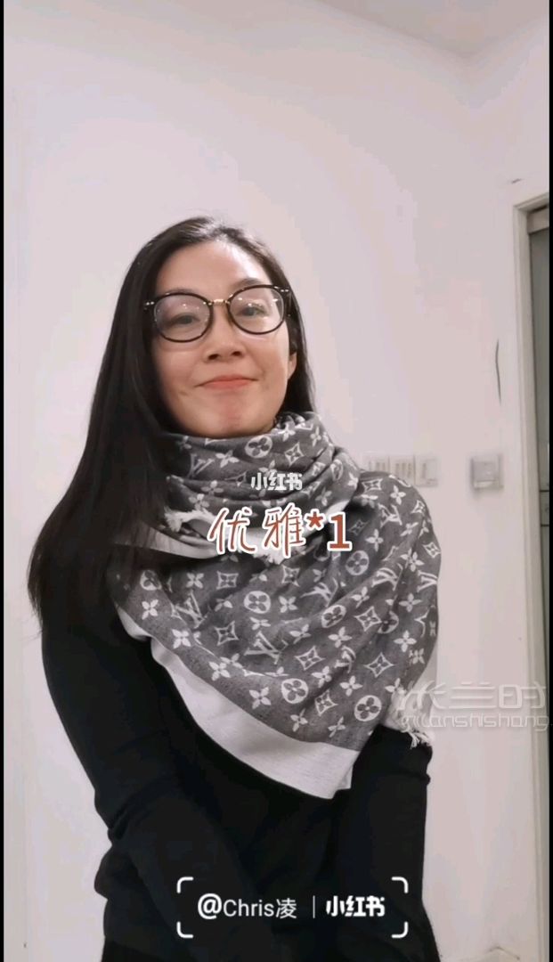LV大方巾圍巾的優(yōu)雅系法 一起學(xué)習(xí)起來！-路易威登怎么樣-方巾-_1