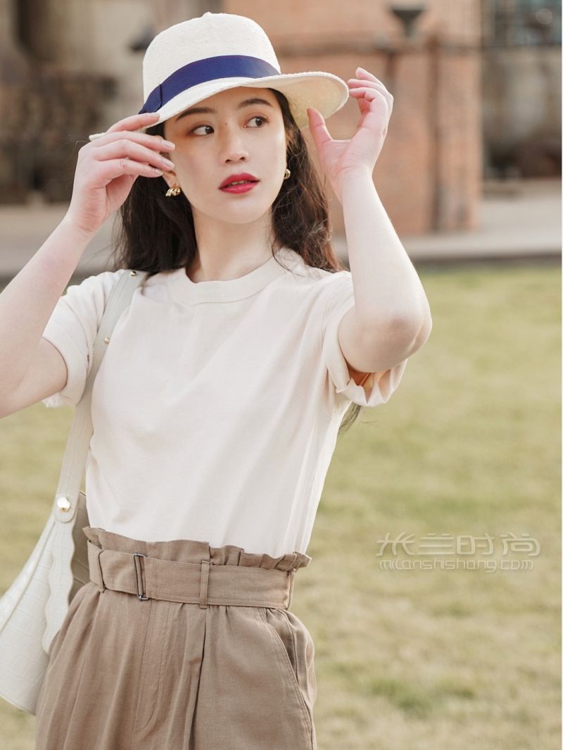 優(yōu)衣庫斷貨王“男款女穿”果茶T通勤裝合集_4