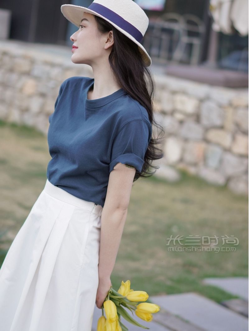 優(yōu)衣庫斷貨王“男款女穿”果茶T通勤裝合集_2