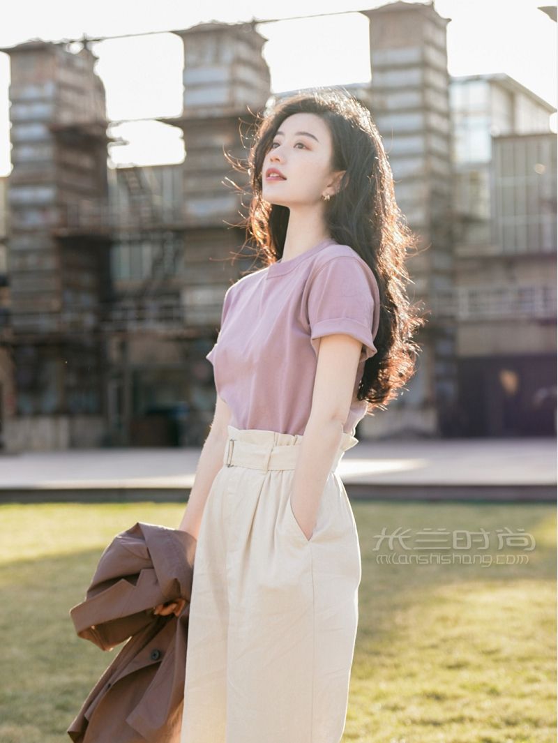 優(yōu)衣庫斷貨王“男款女穿”果茶T通勤裝合集_6
