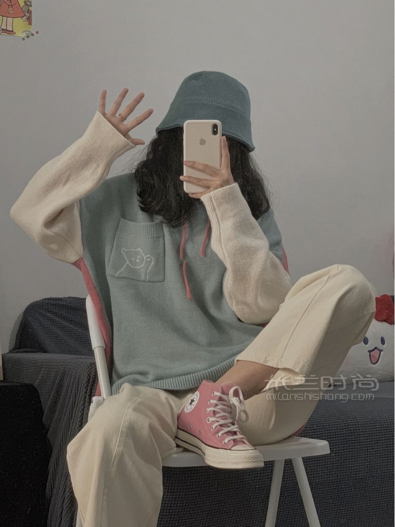 秋冬穿搭日常撞色搭配做個(gè)甜酷女孩 秋冬穿搭搭配_3