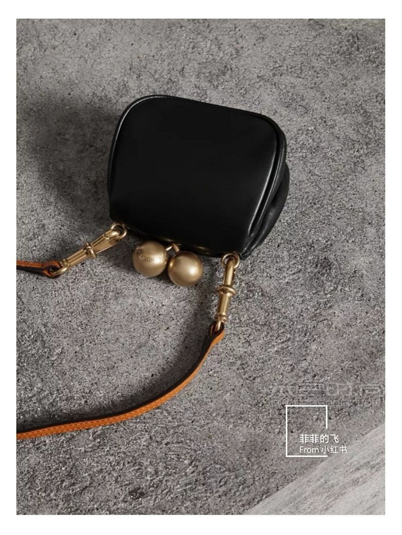 Burberry新出的一款迷你包 這個(gè)MINI SIZE太好看了扣子也很好看_5