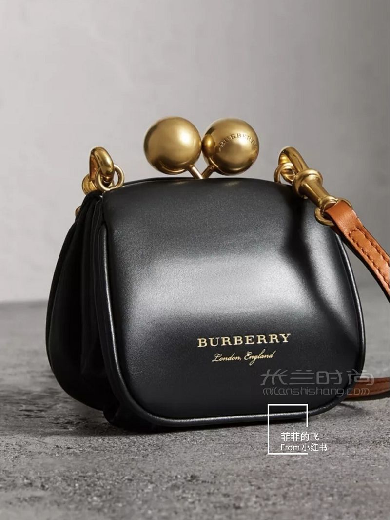Burberry新出的一款迷你包 這個(gè)MINI SIZE太好看了扣子也很好看_2