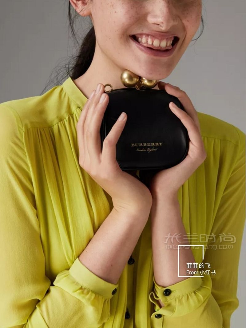 Burberry新出的一款迷你包 這個(gè)MINI SIZE太好看了扣子也很好看_6