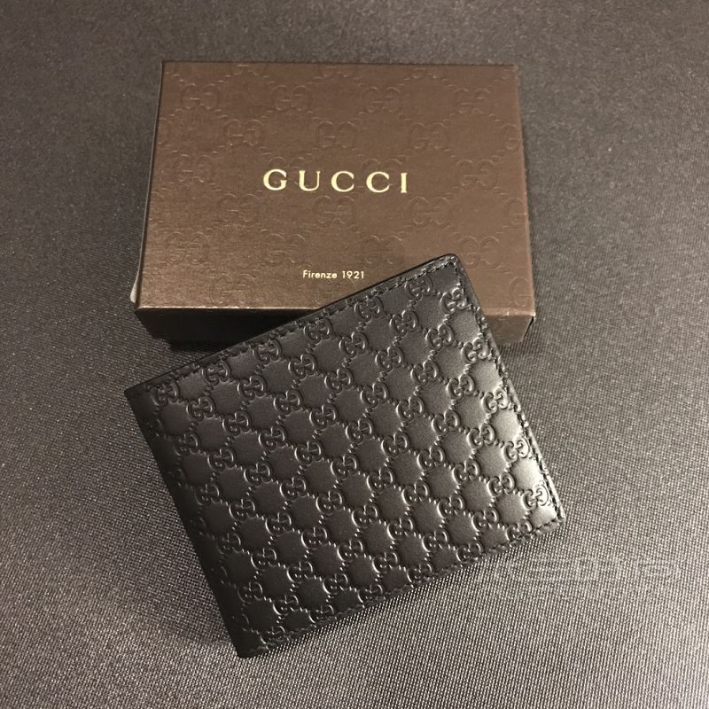 Gucci黑色牛皮材質(zhì)雙G暗紋短款男士對(duì)折錢包_4
