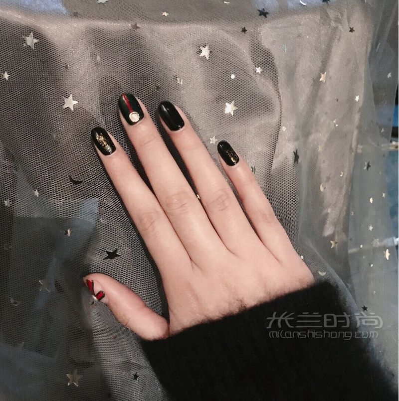 暗黑系美甲 秋冬款美甲 Gucci風(fēng)美甲Gucci鏈條包_1