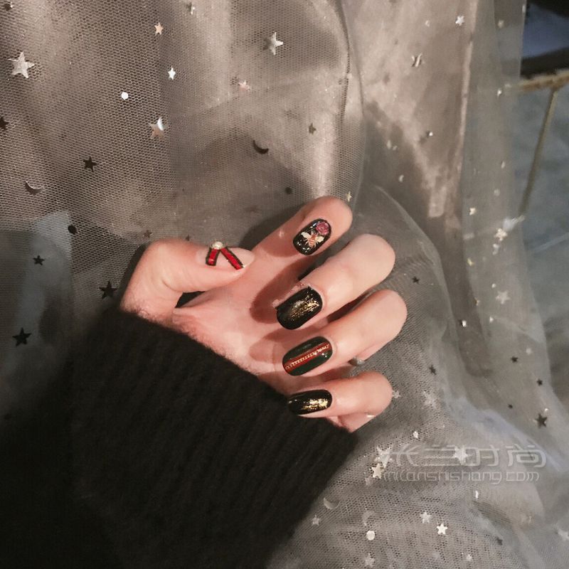 暗黑系美甲 秋冬款美甲 Gucci風(fēng)美甲Gucci鏈條包_3