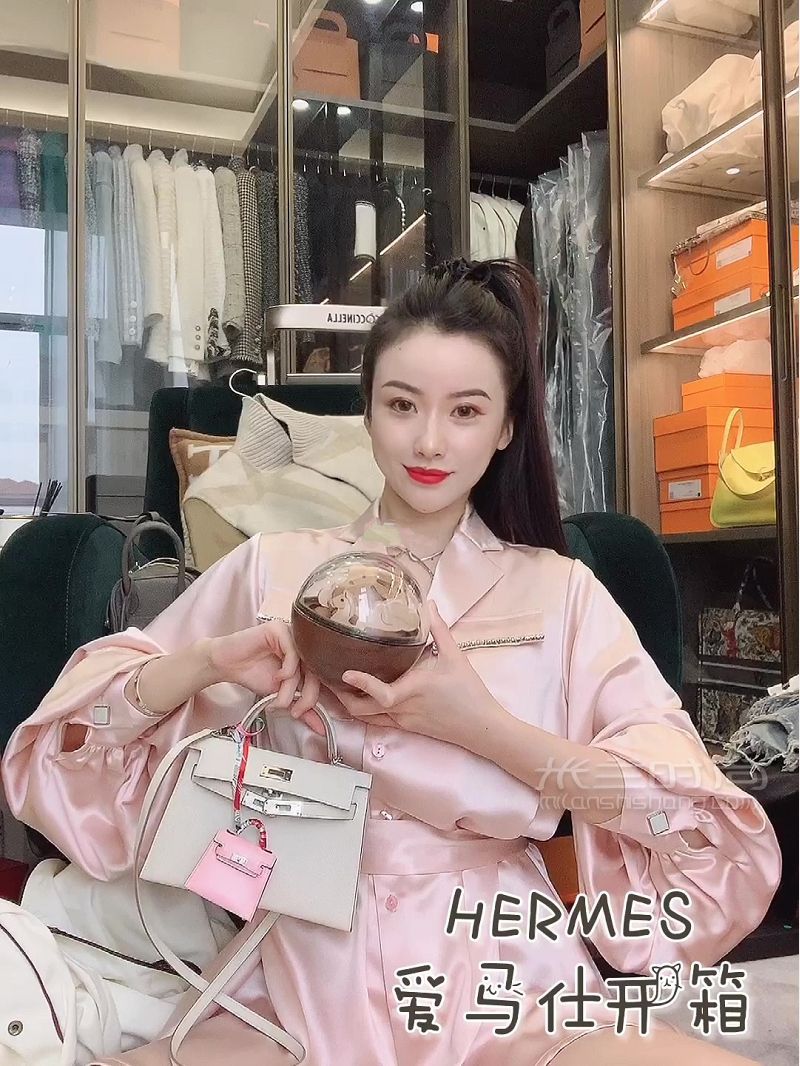 HERMES啰嗦的愛(ài)馬仕開(kāi)箱 櫻花粉vs奶昔白哪個(gè)好看？_1