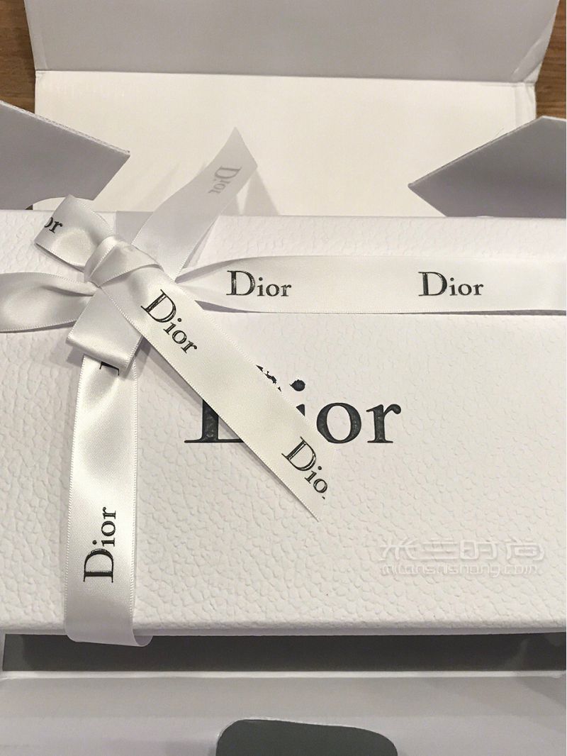 Dior官網(wǎng)購買贈品 Dior官網(wǎng)2020年活動_5