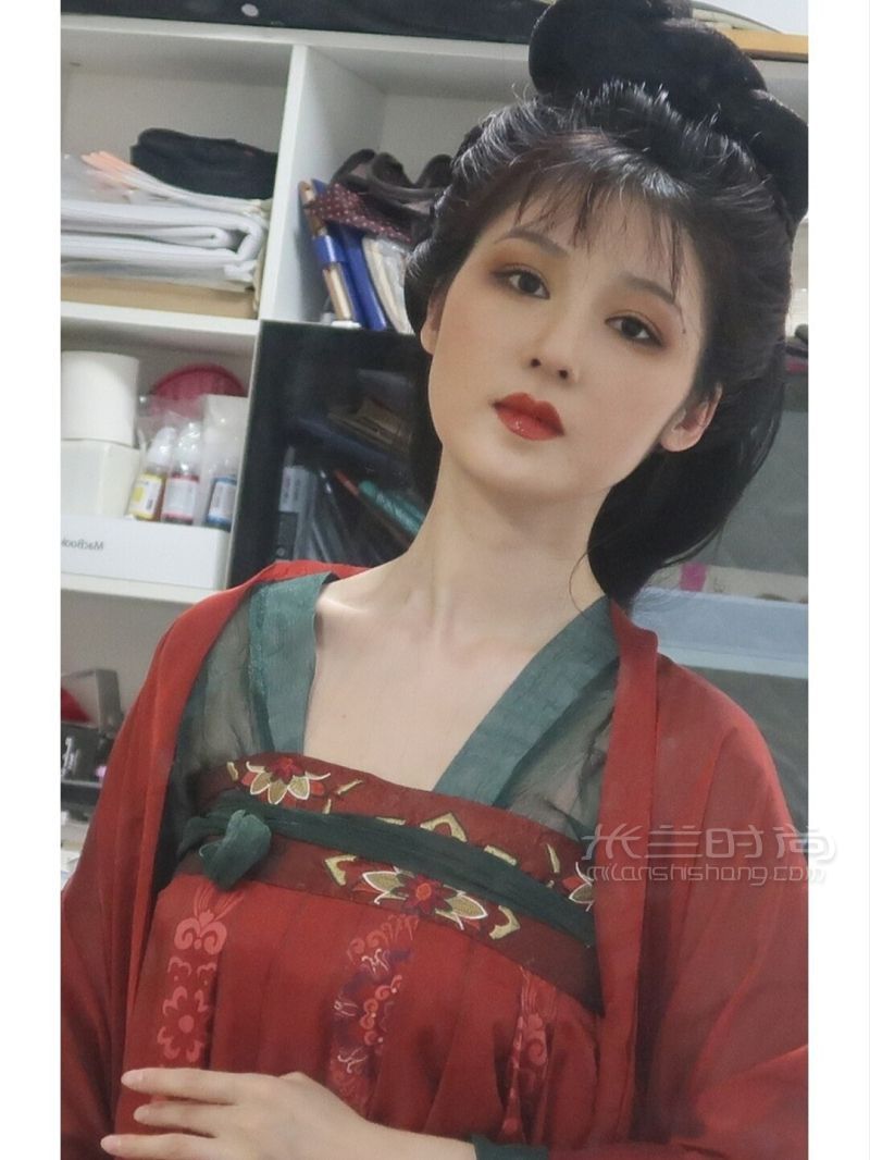 研究毛戈平風格妝容_1