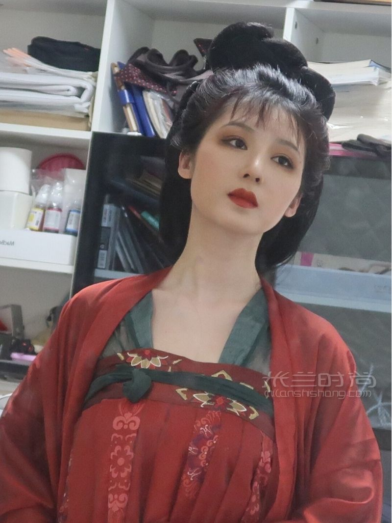 研究毛戈平風格妝容_4