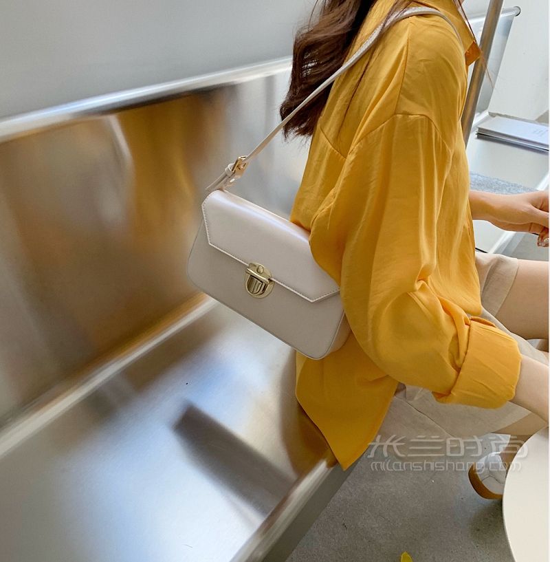 小眾平價(jià)包推薦 夏天離不開的奶白色包包_5