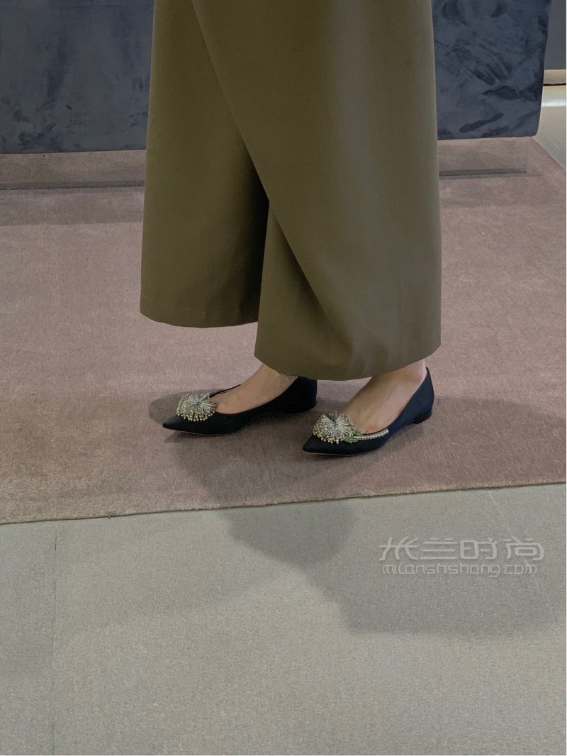 BFC上海外灘金融中心奢侈品折扣店必去??！巴利怎么樣_5