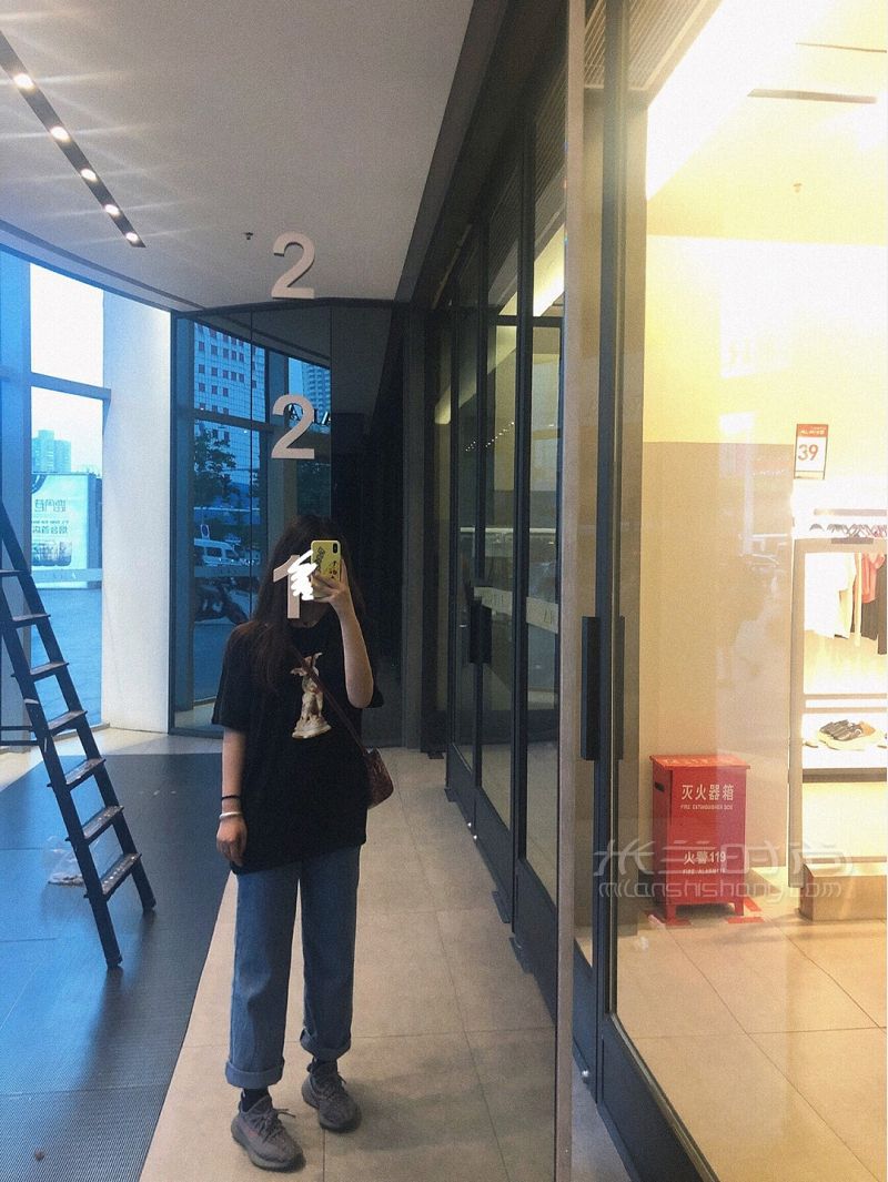 微胖女孩日常穿搭 supreme怎么樣_2
