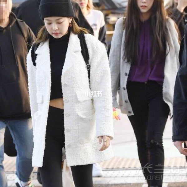 隨手保存了很多金珍妮 jennie私服的圖片 人間香奈兒_9